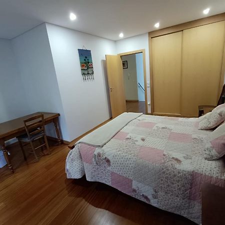 Private Bathroom Room Shared Kitchen Порто Екстериор снимка