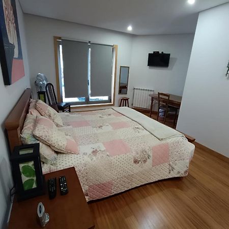 Private Bathroom Room Shared Kitchen Порто Екстериор снимка