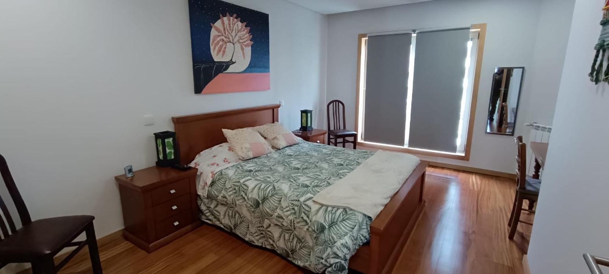 Private Bathroom Room Shared Kitchen Порто Екстериор снимка