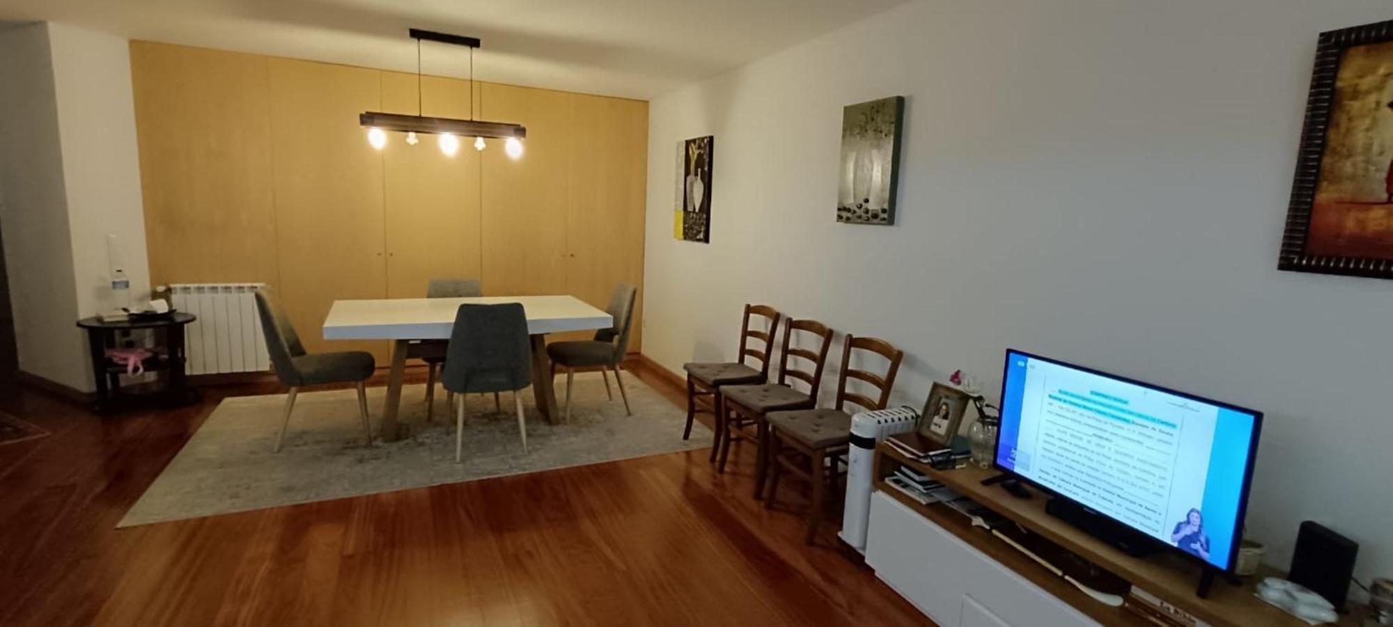Private Bathroom Room Shared Kitchen Порто Екстериор снимка