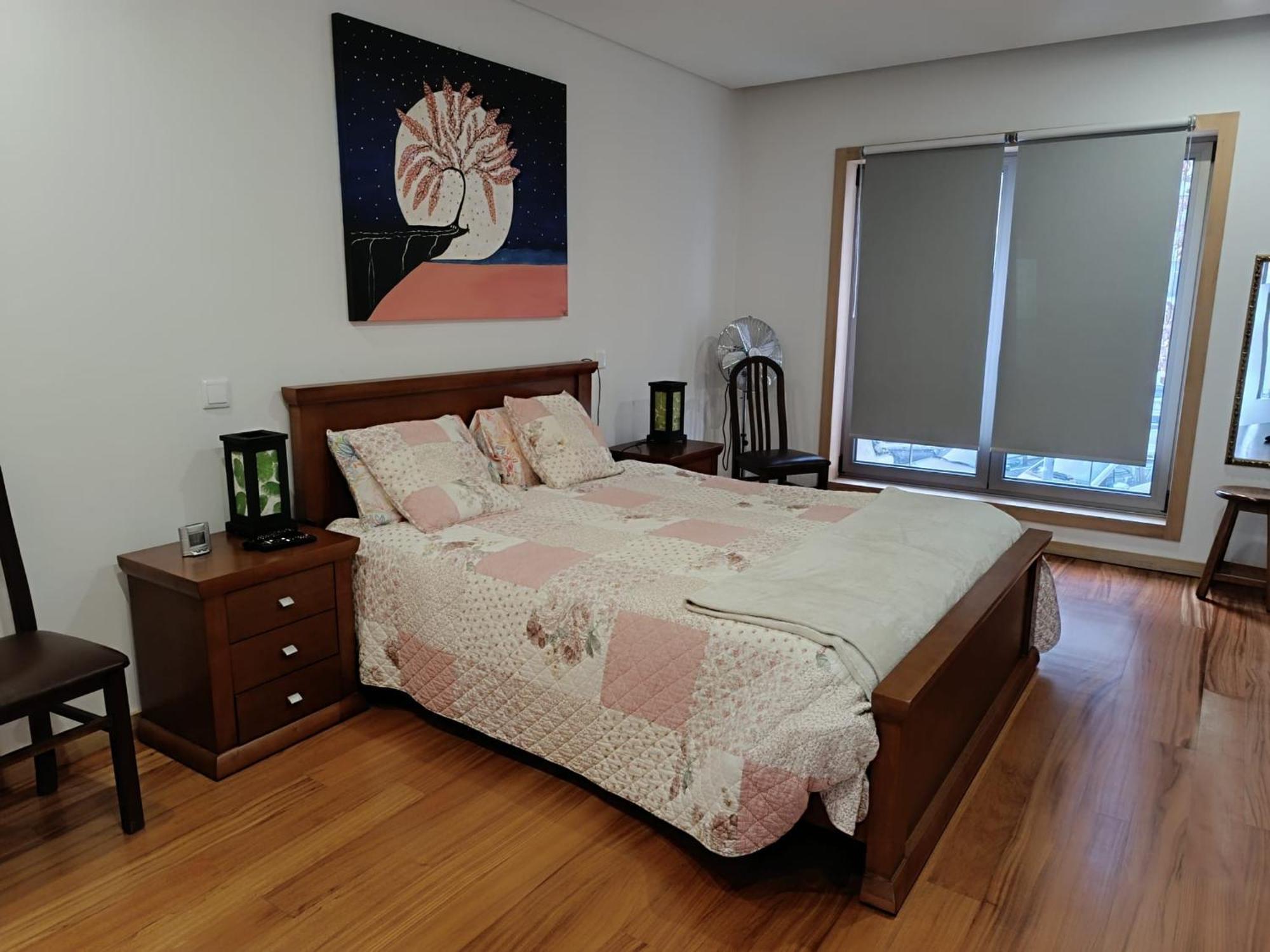Private Bathroom Room Shared Kitchen Порто Екстериор снимка
